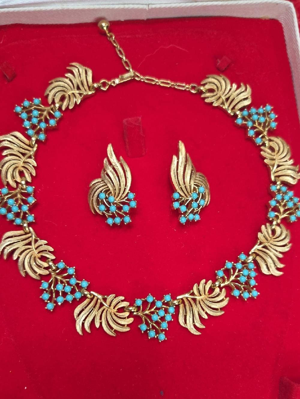 Vintage Crown Trifari Italian Designer Turquoise Necklace Earrings Set